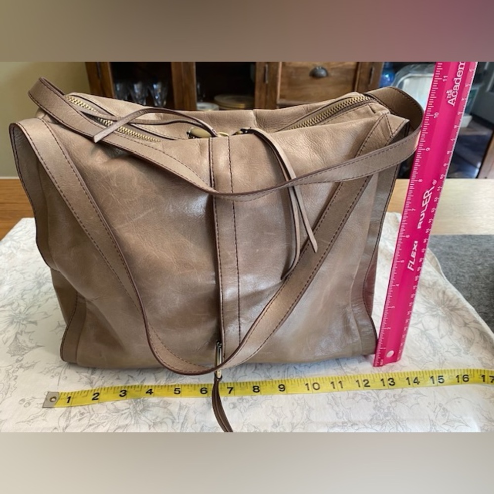 HOBO brand purse, 13”x10”x6”, tan/camel